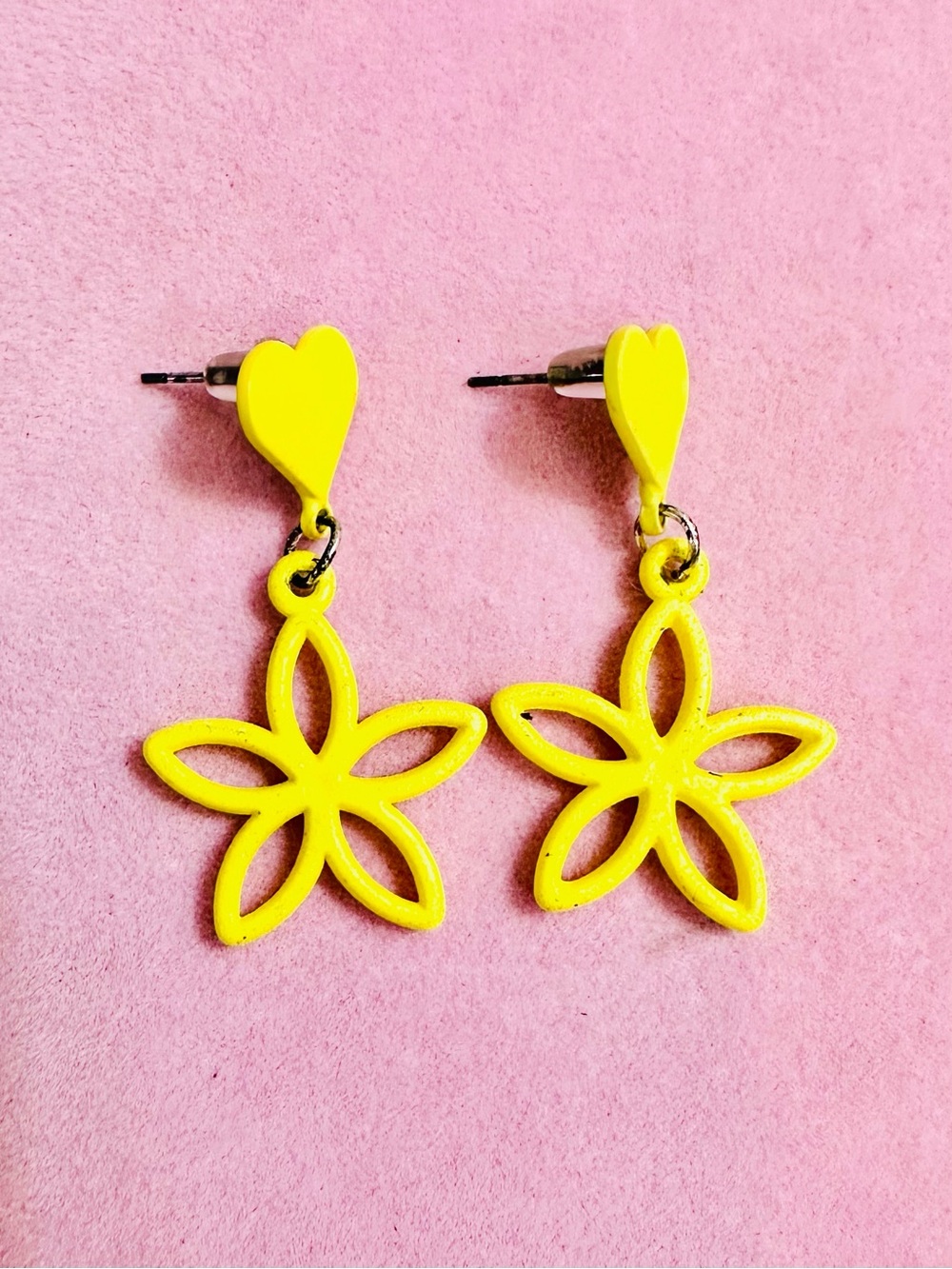 Yellow Heart & Daisy Dangle Earrings